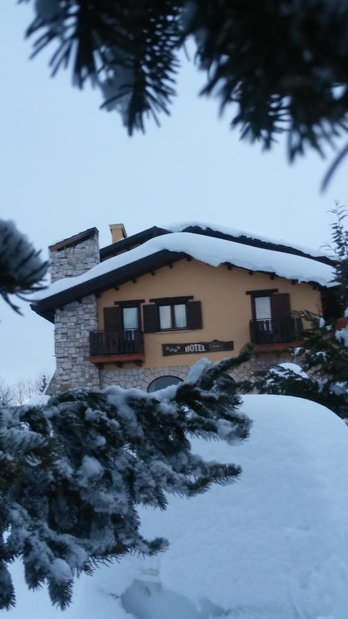 Hotel Altopiano Delle Rocche Rocca di Mezzo Zewnętrze zdjęcie